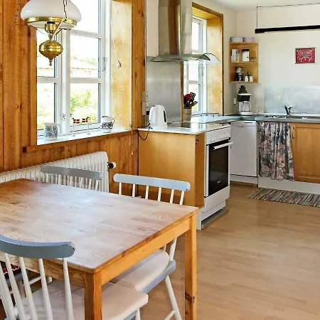 Dom wakacyjny Two-bedroom Holiday In *
